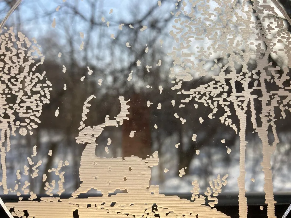 Уютный дом с камином у леса