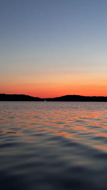 Стильный дом на берегу Ладожского озера с панорамным видом