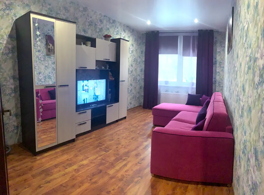 Фиола у озера