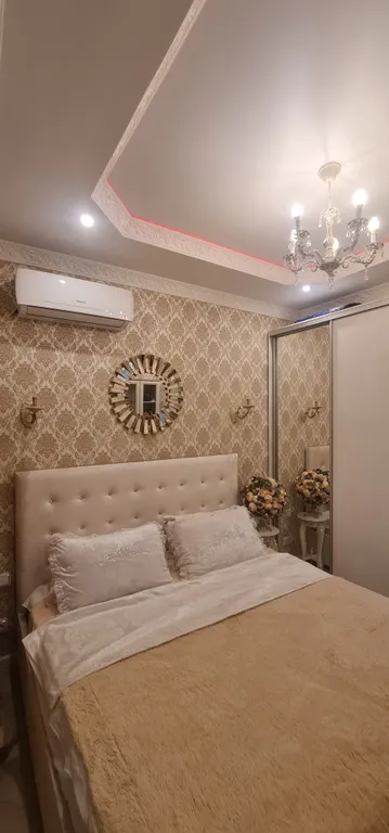 Шикарная 4-комнатная квартира у моря (Royal Apartment on Krymskaya 22)