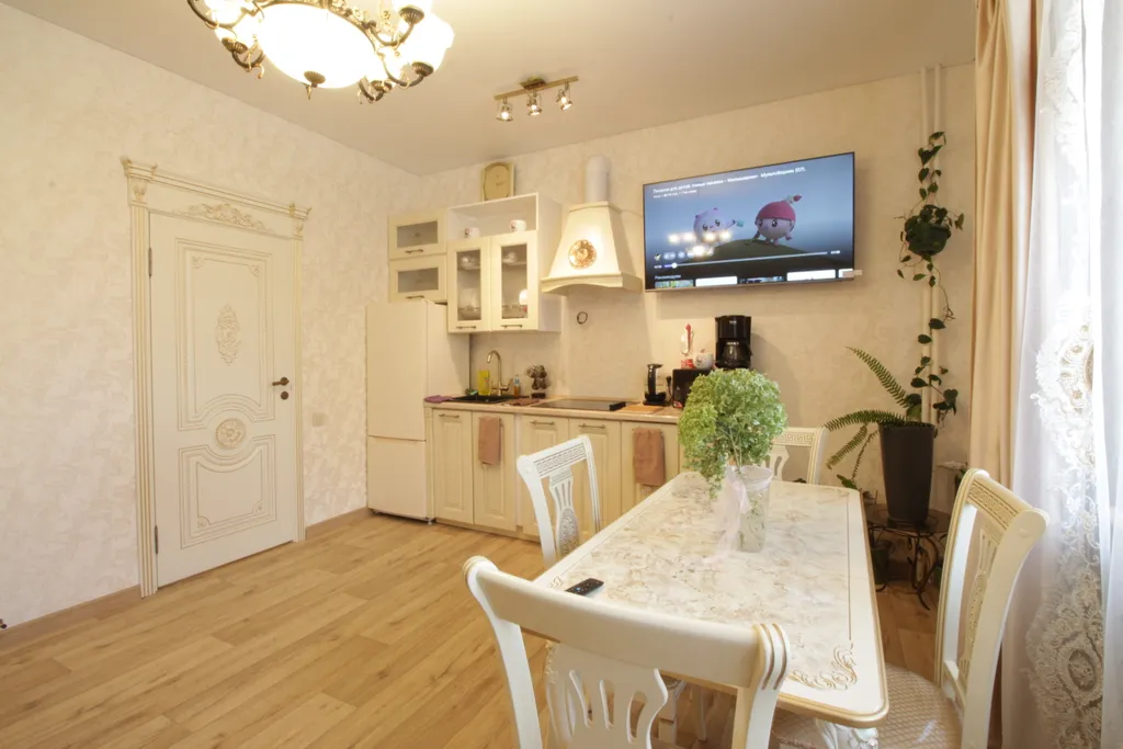 Сталинка у Кремля в центре