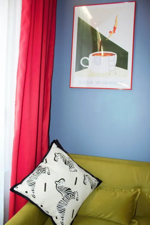 Стильная уютная студия с дизайнерским ремонтом