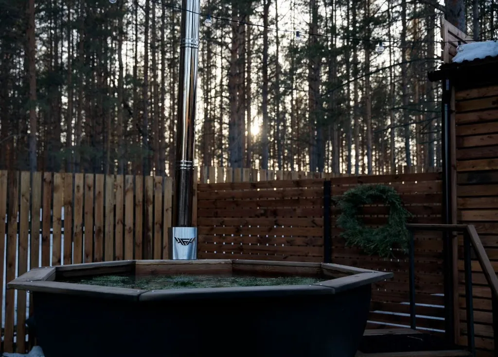 Дом А-фрейм с камином и баней с видом на лес