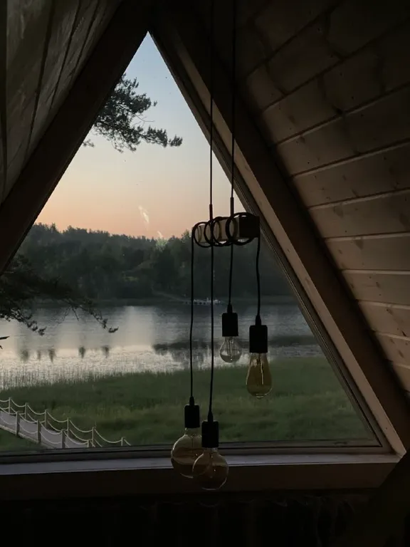 Дом с видом на озеро рядом с Ладожскими шхерами