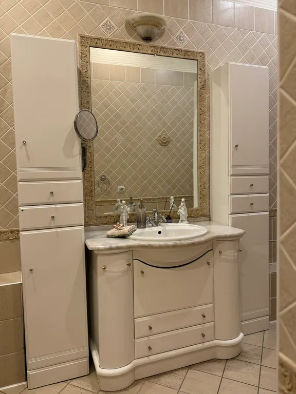 Уютная двухкомнатная арт-квартира в финском доме в центре Выборга