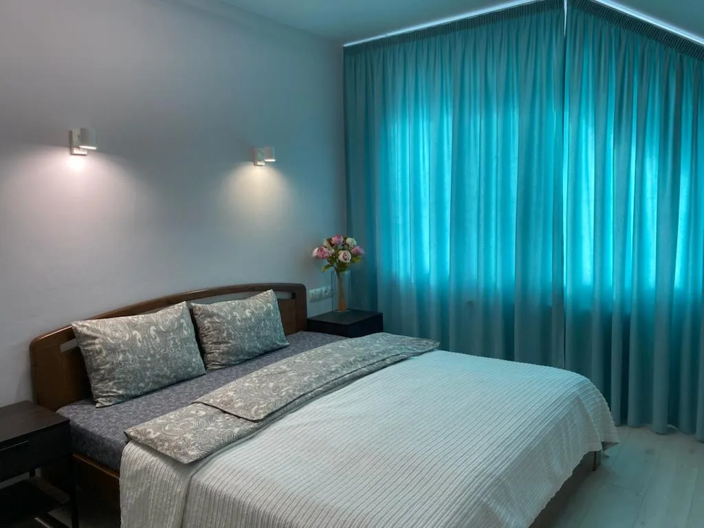 Коттедж с теплым бассейном и баней на дровах