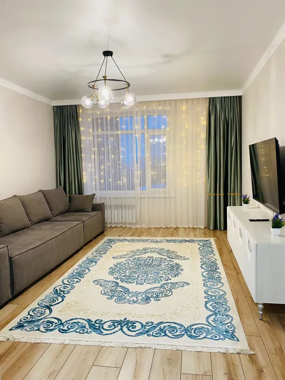 2 комнатная люкс квартира в центре на жк Ауезов