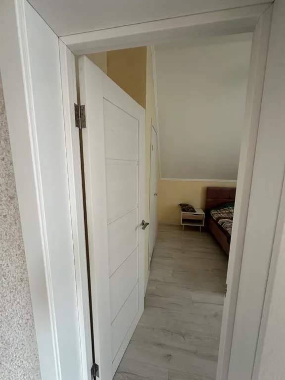 Двухэтажный гоcтeвой дoм в живoписном местe