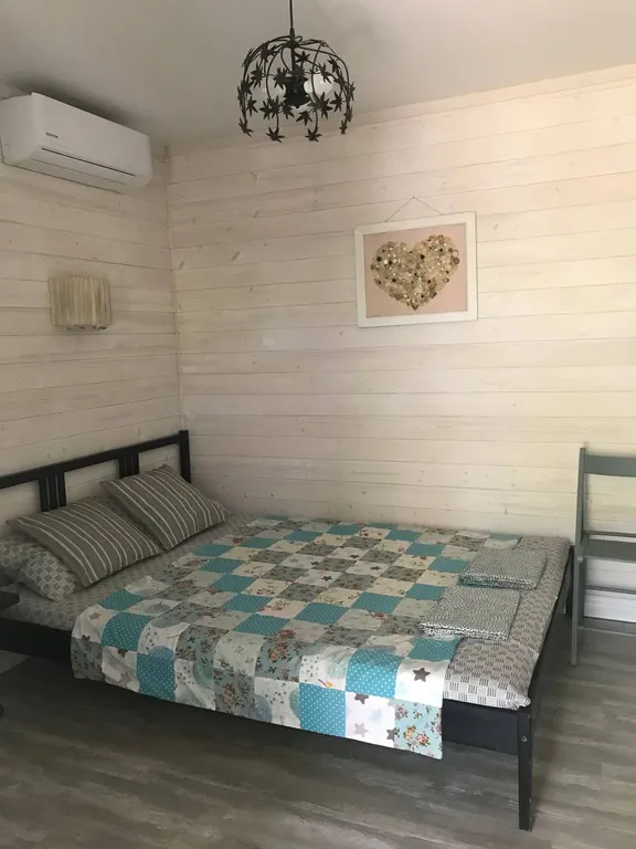 Домик и дворик Персиковая поляна