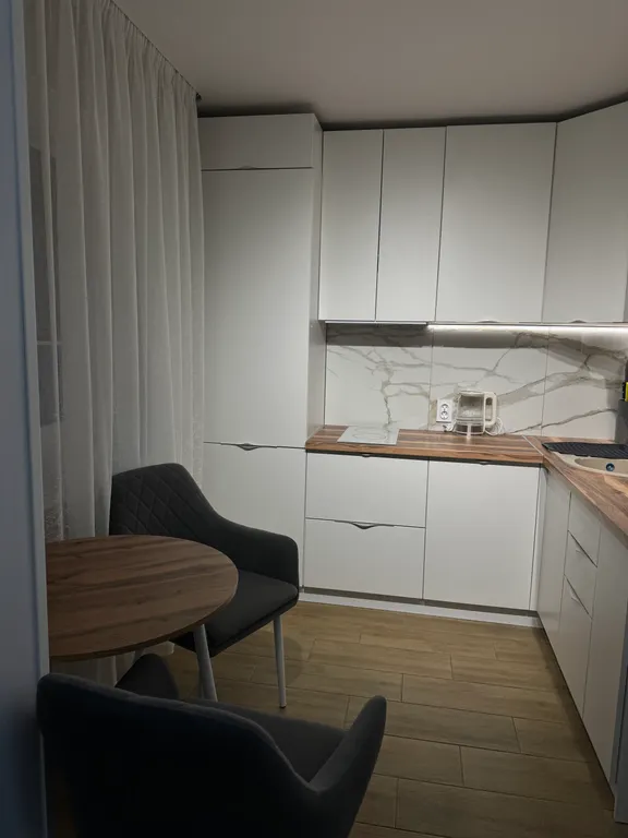 Уютная двухкомнатная квартира у моря, в центре города