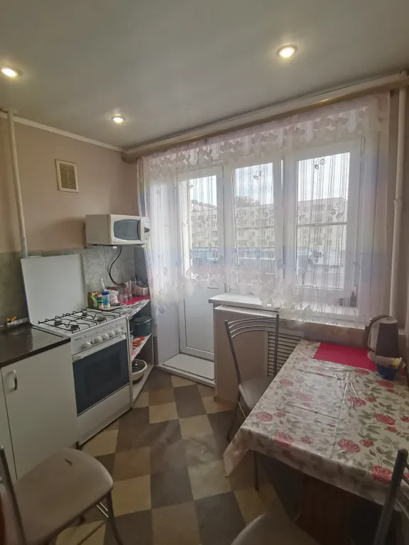 Квартира эконом класса в хорошем районе, с видом на театр