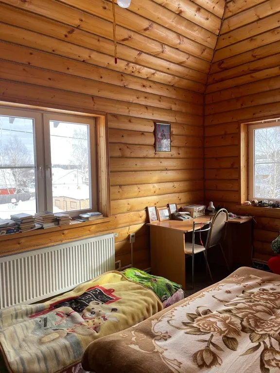 Двухэтажная загородная дача