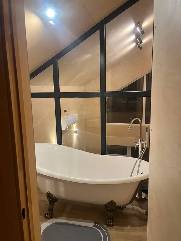 Барнхаус на берегу реки Кундыш