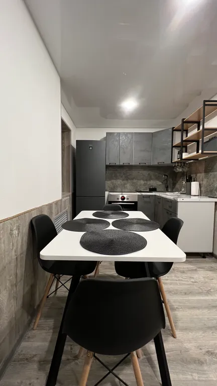 Трехкомнатная квартира с хорошим ремонтом и видом