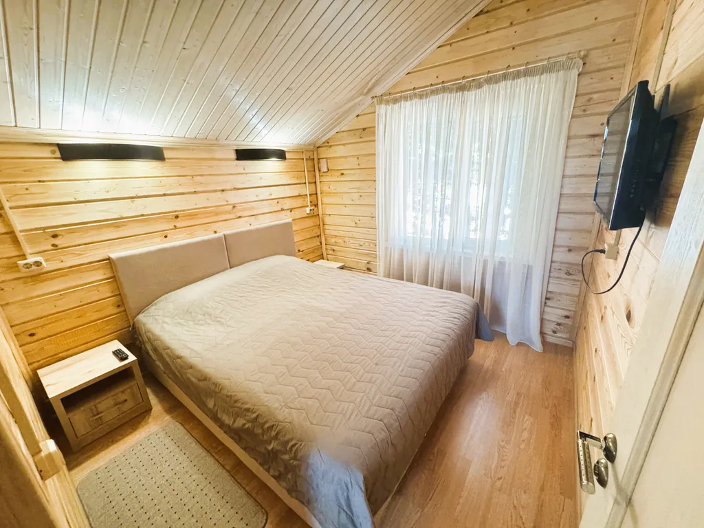 Квартира Двухкомнатные апартаменты с кухней, в коттедже на втором этаже №4 — аренда посуточно в Кабардинка