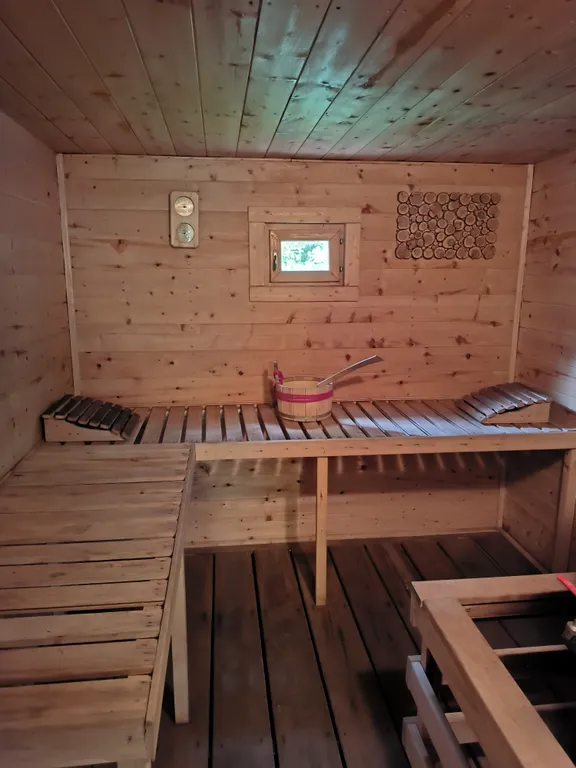 Дом-шалаш(один) с видом на лес