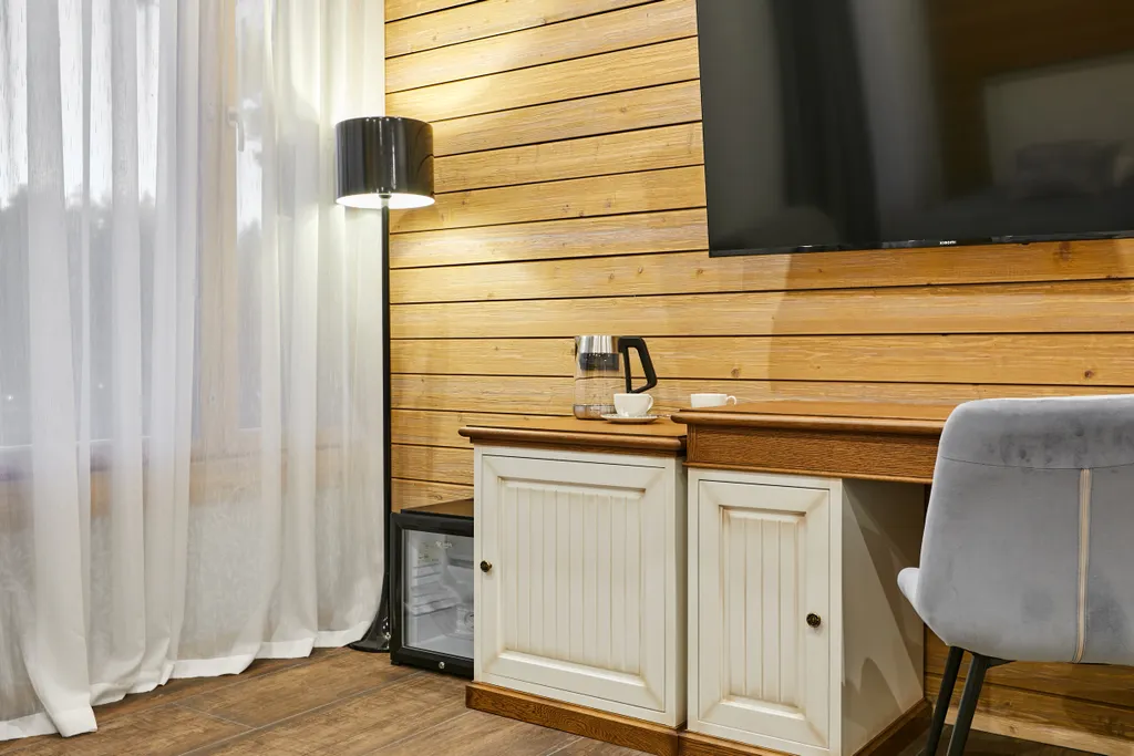 Улучшенный трехместный номер с раздельными кроватями и видом на озеро