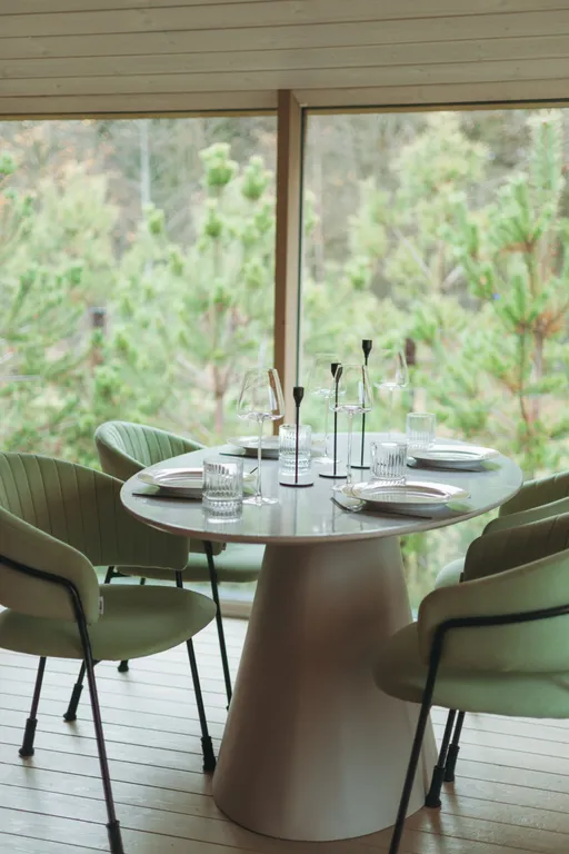 Дом с баней бочкой у воды и леса Green house