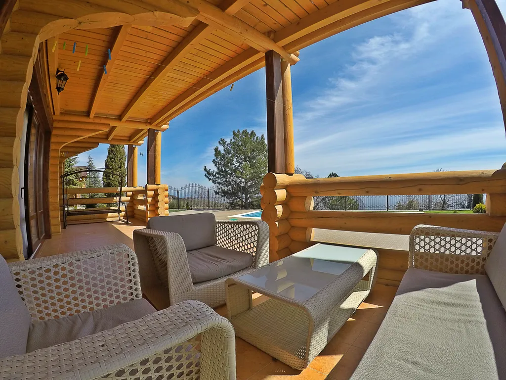 Дом с панорамным видом на море и гору Аю-Даг