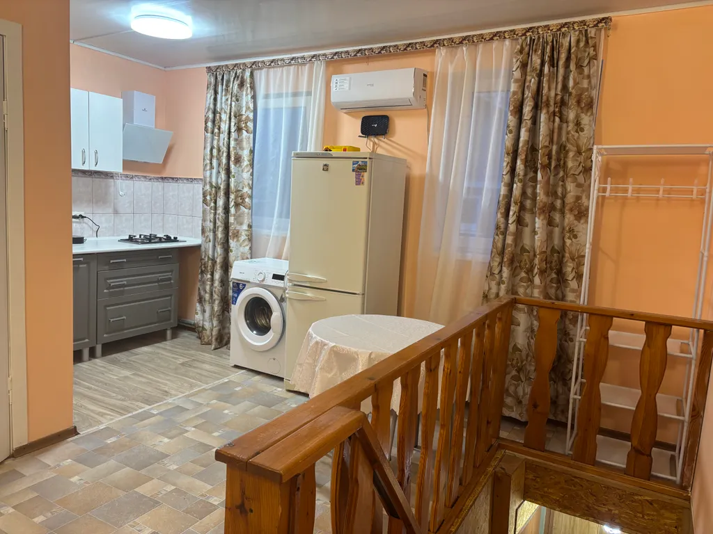 Квартира Уютная Квартира в частном доме на 2 этаже! — Феодосия