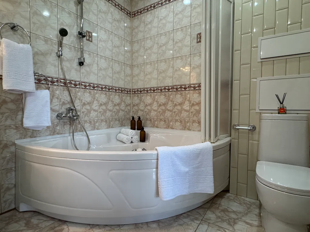 3х-комн, Купеческая роскошь на Набережной, исторический центр