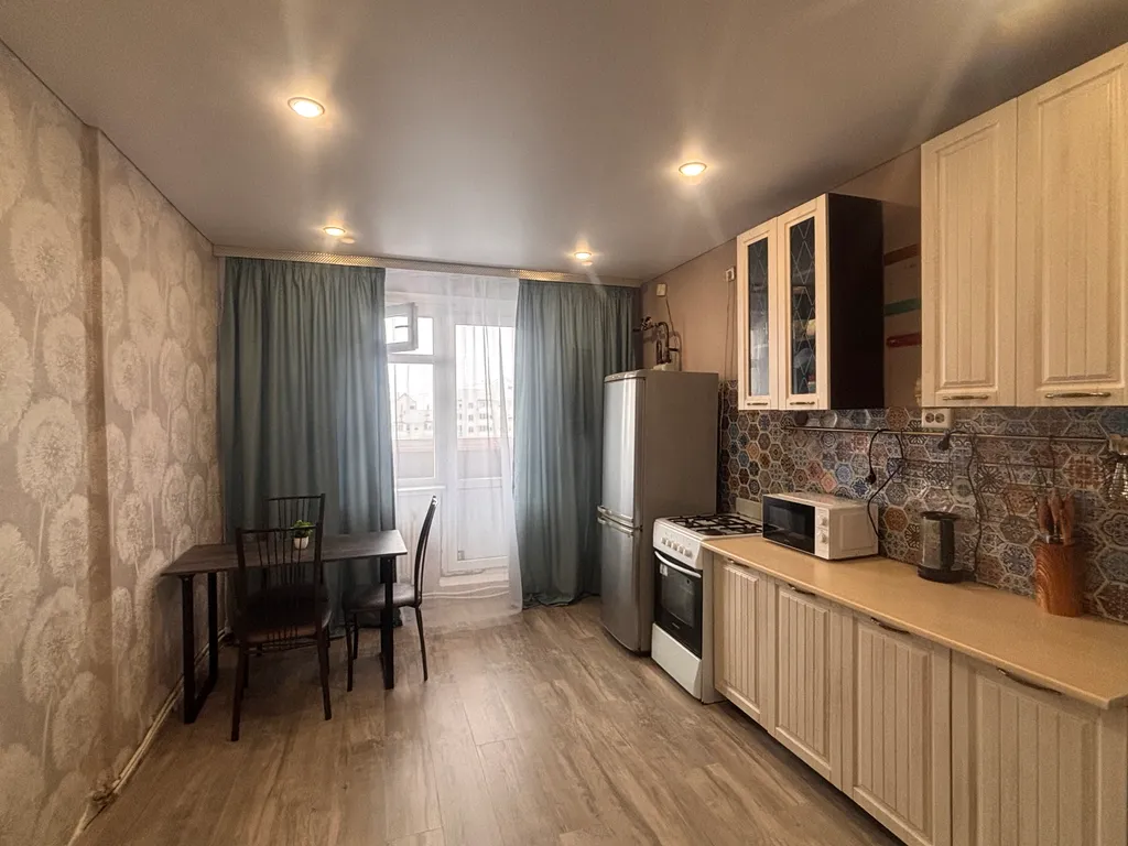 Теплая, просторная, уютная однокомнатная квартира с горячей водой