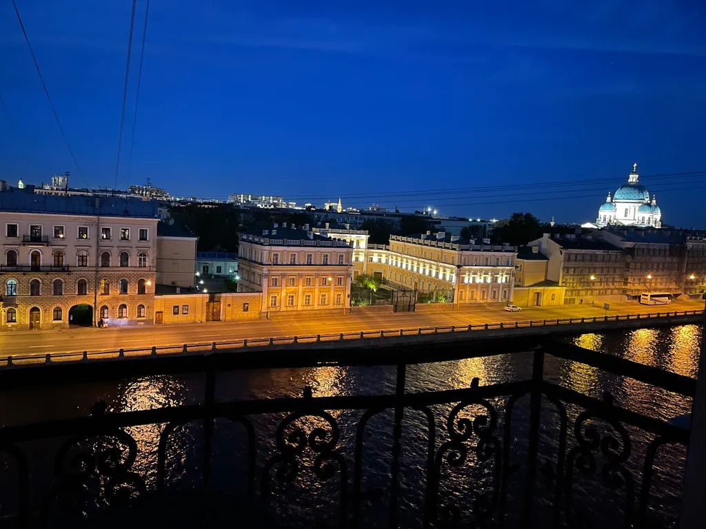 Уникальная 5-комнатная квартира на Фонтанке