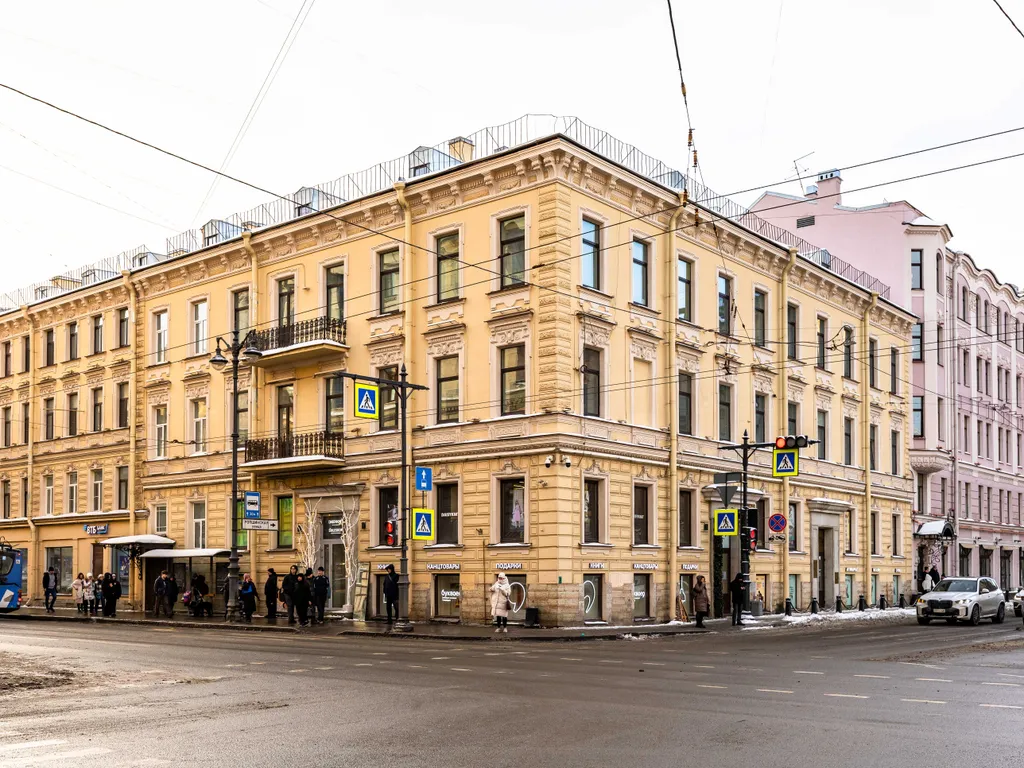 Светлая квартира на Ропшинской