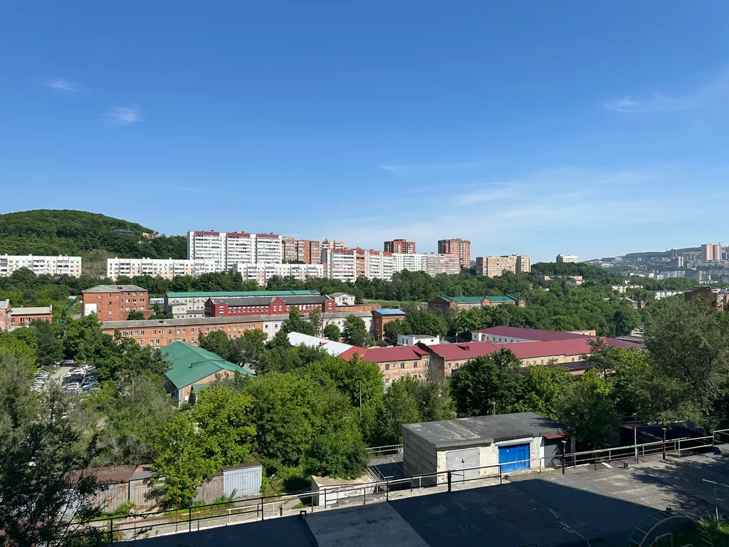 Уютная двухкомнатная на Заре с двумя кроватями