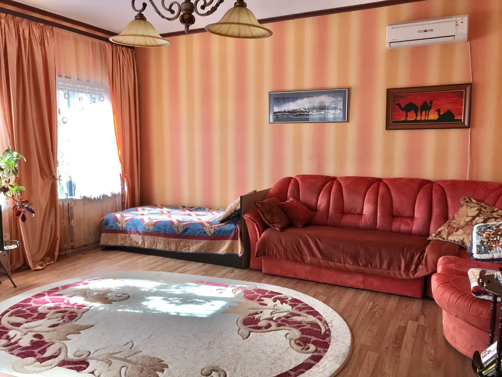 Уютный дом в тихом районе центра города