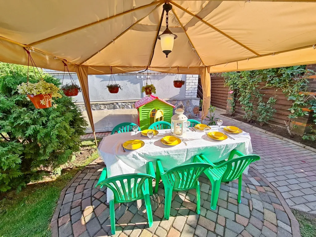 Коттедж у моря со своим двором до 11 человек, беседка, костровая чаша.