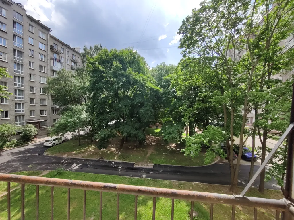 Маленькая квартира с балконом