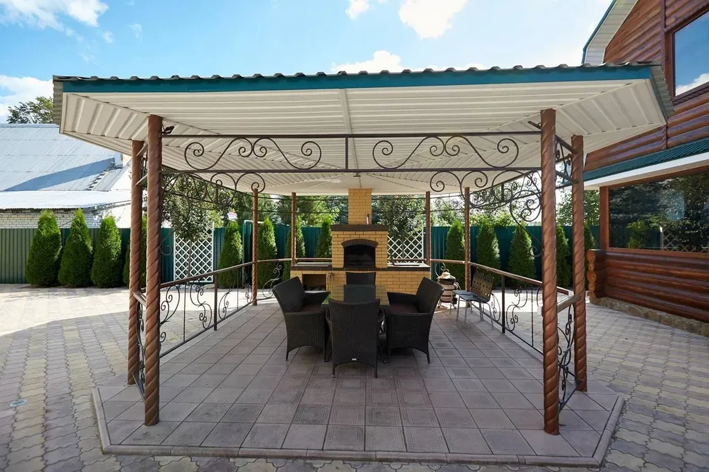 Дом на участке 10 соток