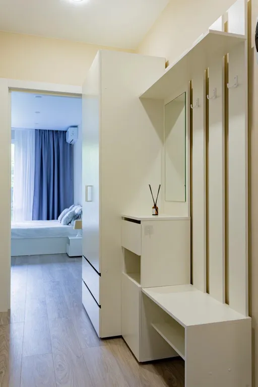 Белые апартаменты - студия на Искре