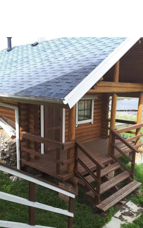 Дом на берегу озера