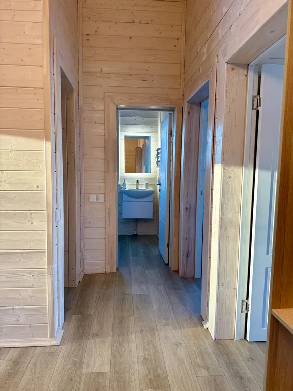 Уютный дом в аренду с видом на лес