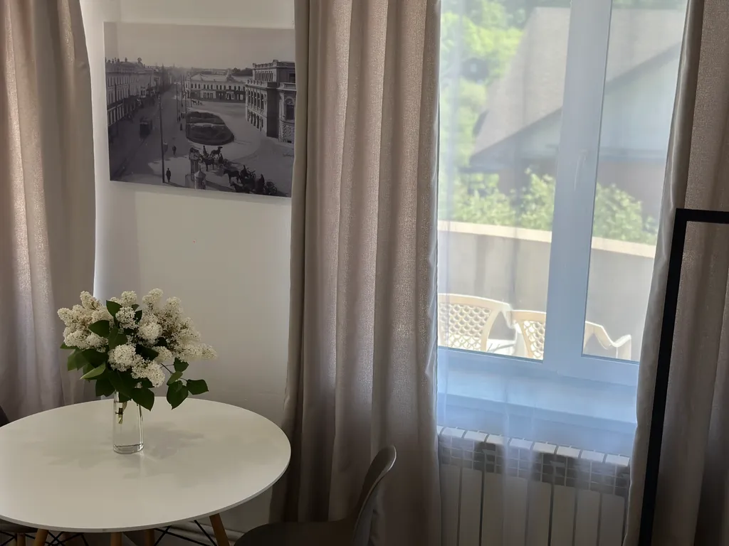 Двухэтажные апартаменты с балконом Столица 2313