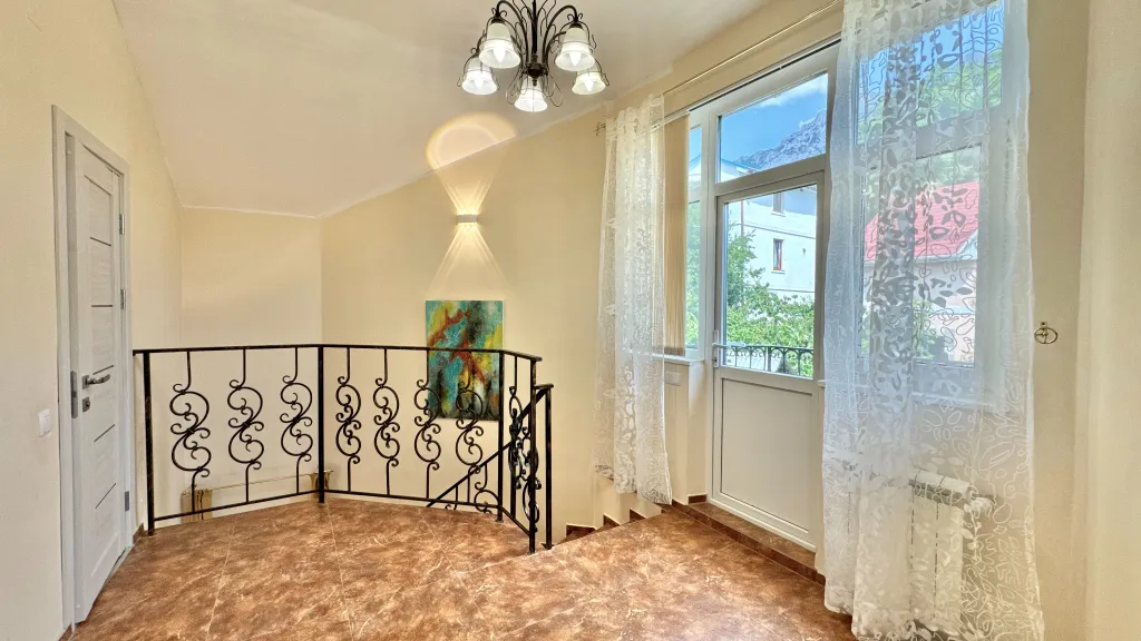 Домик с садом в Кореизе возле ялты