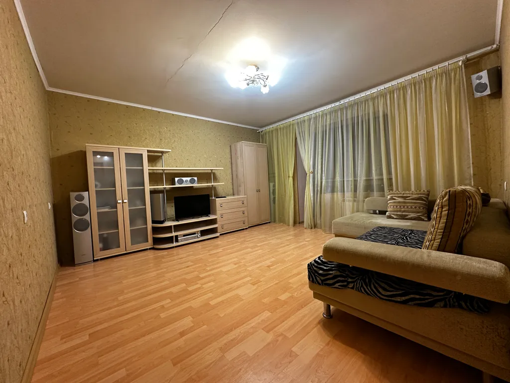 Уютная квартира возле ТЦ и НКИ