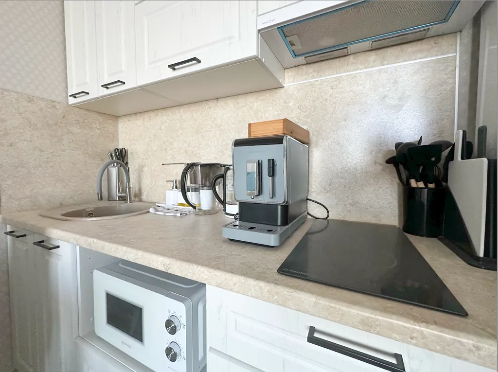 Дизайнерская студия Ls-cool lemonade с видом на море с 6-го этажа