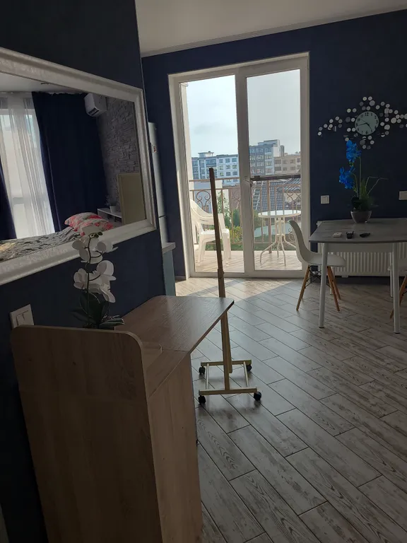 Студия с видом на море и горы