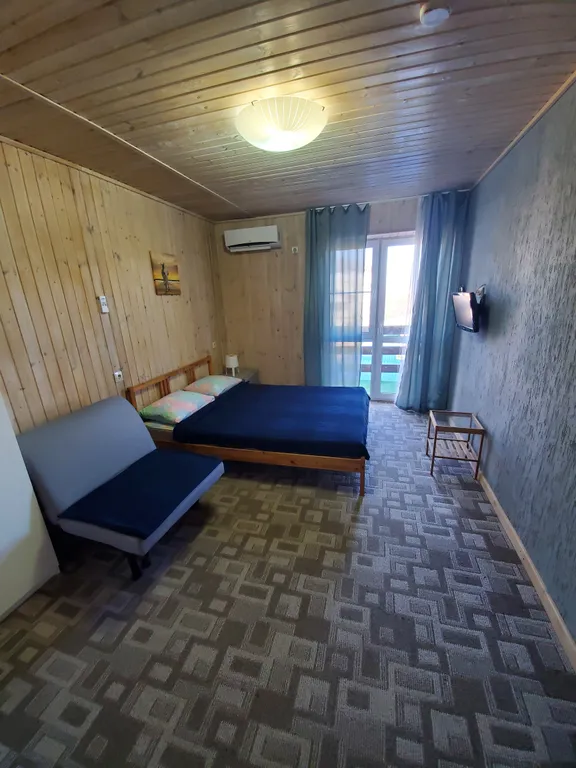 Квартира Двухместный номер с балконом — аренда посуточно в Витязево