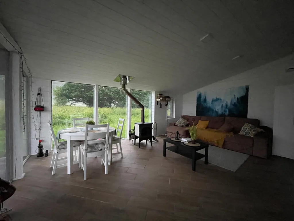 Уютный домик с панорамным остеклением недалеко от Пушкинских гор