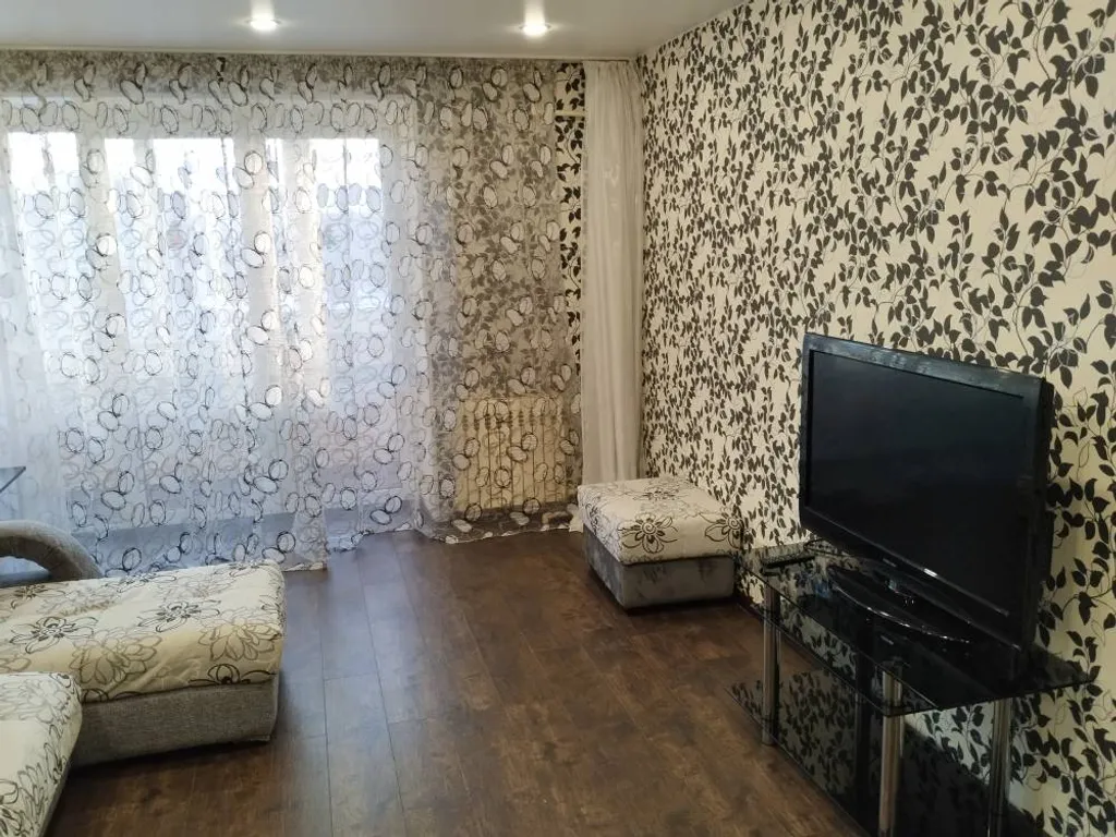 На Ленинградской у Золотого Ключика