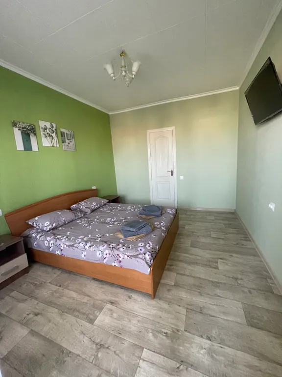 Уютный и комфортный 2х местный номер с одной двухспальной кроватью