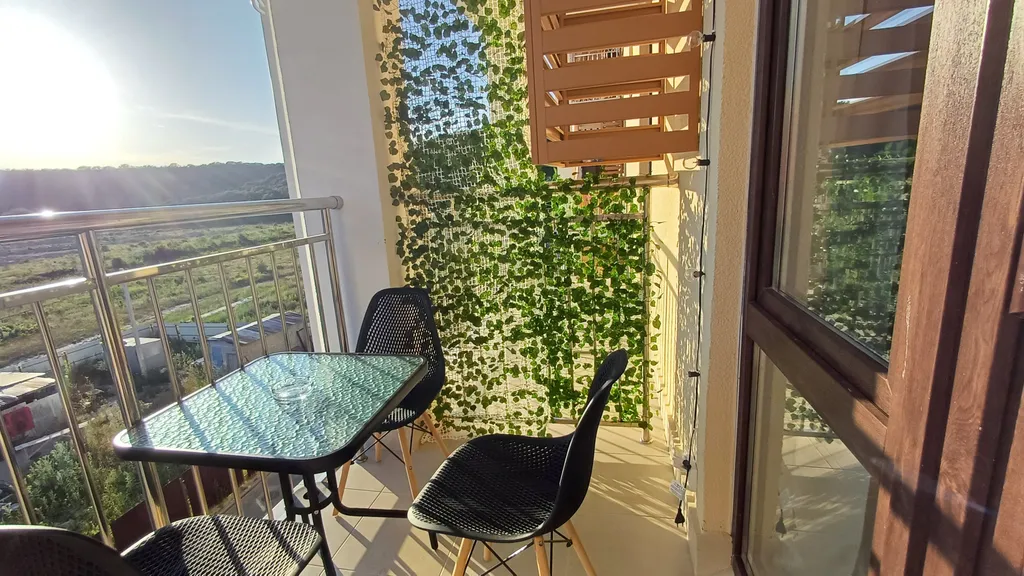 Студия в ЖК с бассейнами