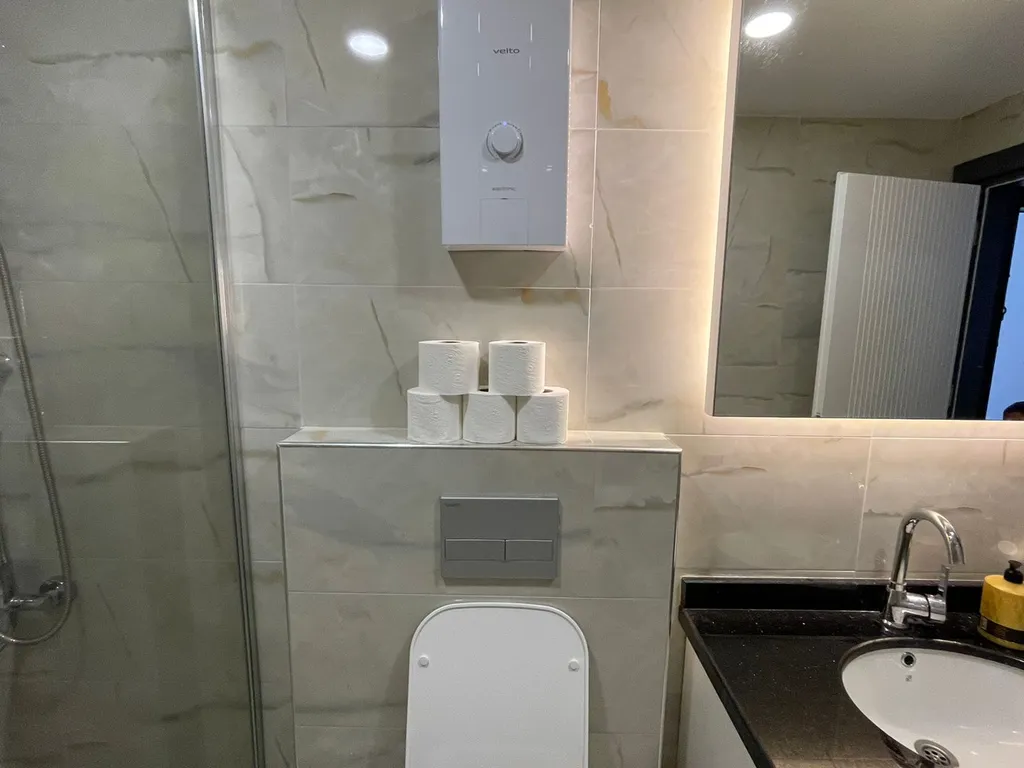 Чудесная новая квартира с видом на горы и море