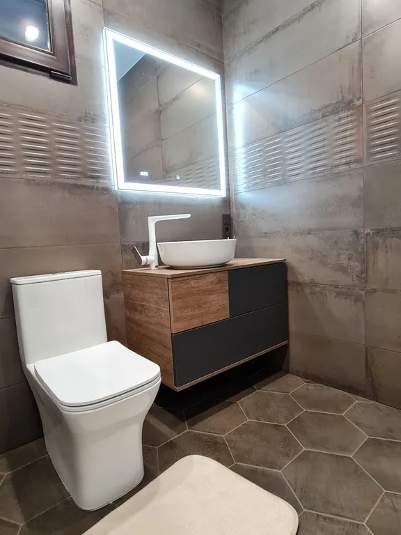 Уютный загородный дом с панорамным окнами