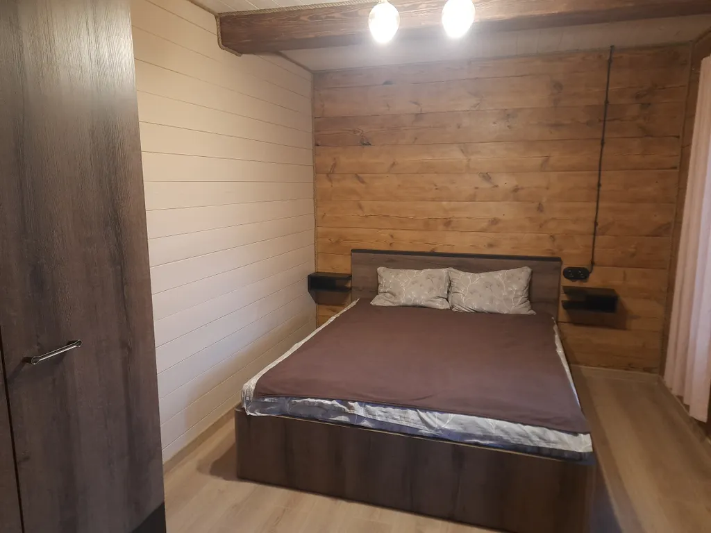 Домик в Пуще у озера