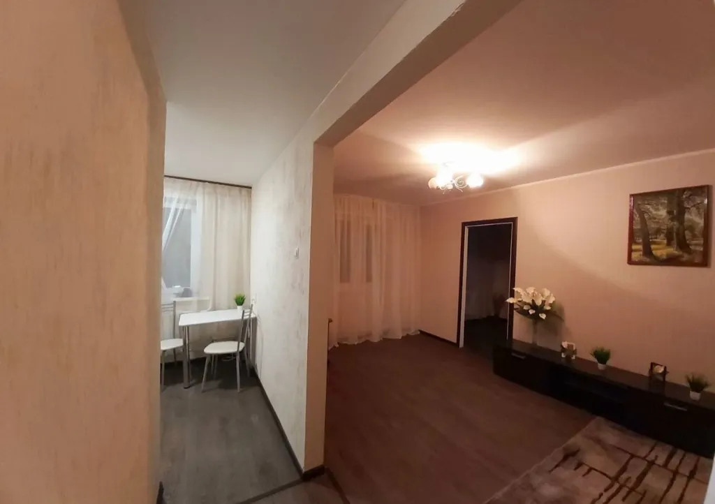 Уютная квартира напротив больницы Миротворцева и СГТУ